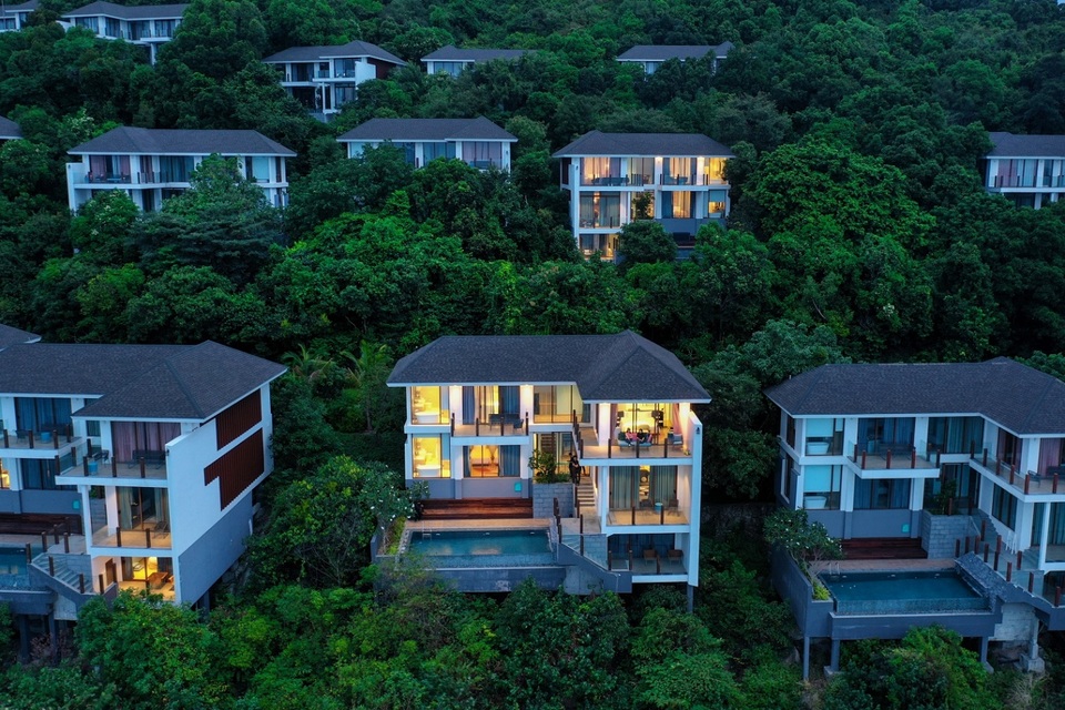 Giới tinh hoa và niềm khao khát bất động sản ở vị trí độc tôn - 2 Giới tinh hoa và niềm khao khát bất động sản ở vị trí độc tôn - 2