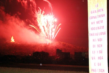 Gắn biển công trình mừng Đại lễ tại chùa Phật Tích