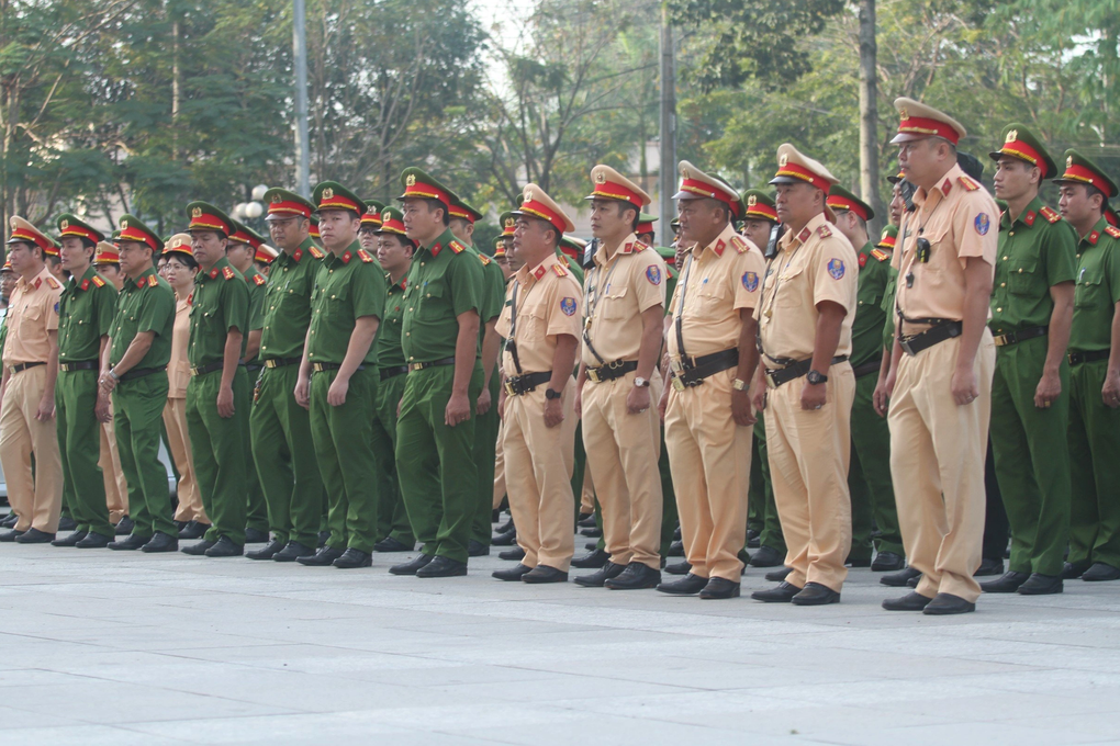 Công an Bình Dương tung cảnh khuyển đợt ra quân trấn áp tội phạm dịp Tết - 1 Công an Bình Dương tung cảnh khuyển đợt ra quân trấn áp tội phạm dịp Tết - 1
