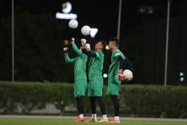 Văn Lâm vắng mặt, HLV Park Hang Seo đặt niềm tin vào Tấn Trường?