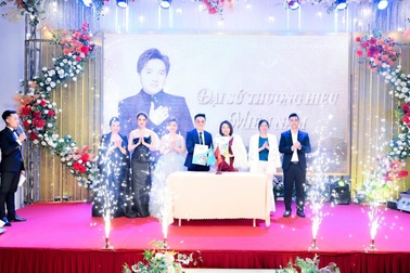 Công ty Phoenix Pharma ra mắt Đại sứ thương hiệu miền Nam