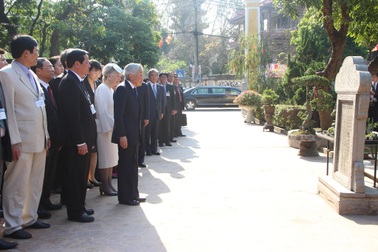 Nhật hoàng thăm nhà lưu niệm Phan Bội Châu