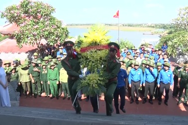 Cựu TNXP thăm lại chiến trường xưa