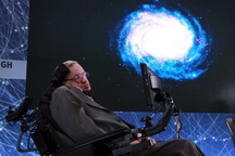 Stephen Hawking vẫn sợ hãi về người ngoài hành tinh