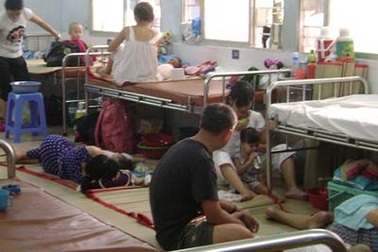 TPHCM: Thời tiết nắng nóng, nhiều trẻ mắc bệnh