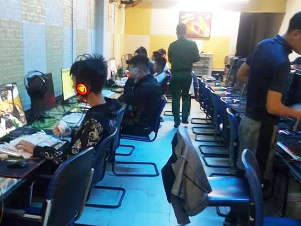 Quán điện tử mở cửa đón hơn 20 game thủ giữa dịch Covid-19 - 1 Quán điện tử mở cửa đón hơn 20 game thủ giữa dịch Covid-19 - 1