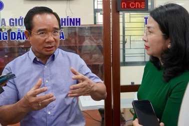 Chủ tịch UBND TPHCM thăm Trung tâm Phục vụ hành chính công phường Bà Rịa