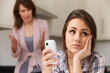 3 hành động cha mẹ tuyệt đối không được làm khi con đã lớn