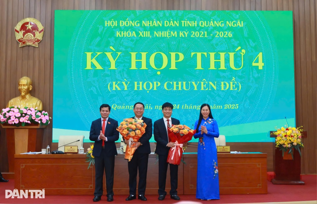 Chủ tịch và 5 Phó Chủ tịch Quảng Ngãi được phân công nhiệm vụ gì? - 2 Chủ tịch và 5 Phó Chủ tịch Quảng Ngãi được phân công nhiệm vụ gì? - 2