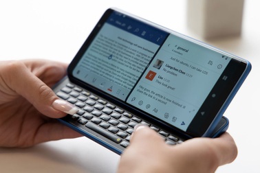 Độc đáo chiếc smartphone được cài đặt đồng thời 3 nền tảng khác nhau