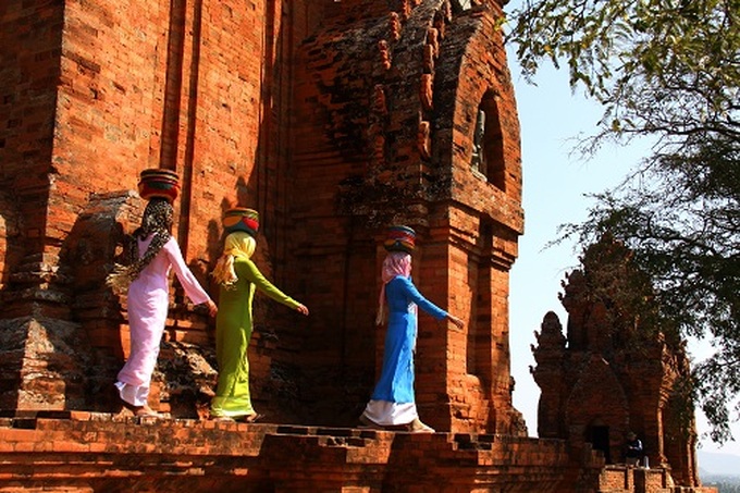 Dự hội Chăm tại tháp Po Klong Garai
