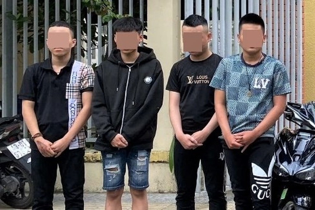 Nam thanh niên bị thương tích 41% do nhóm người lạ mặt tấn công trong đêm - 1 Nam thanh niên bị thương tích 41% do nhóm người lạ mặt tấn công trong đêm - 1