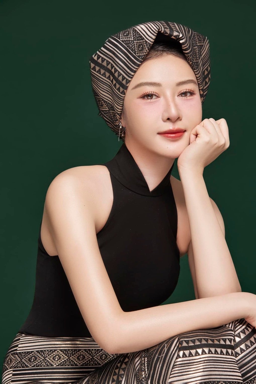 Cô gái Tày gây chú ý tại Hoa hậu Quốc gia Việt Nam - 2 Cô gái Tày gây chú ý tại Hoa hậu Quốc gia Việt Nam - 2