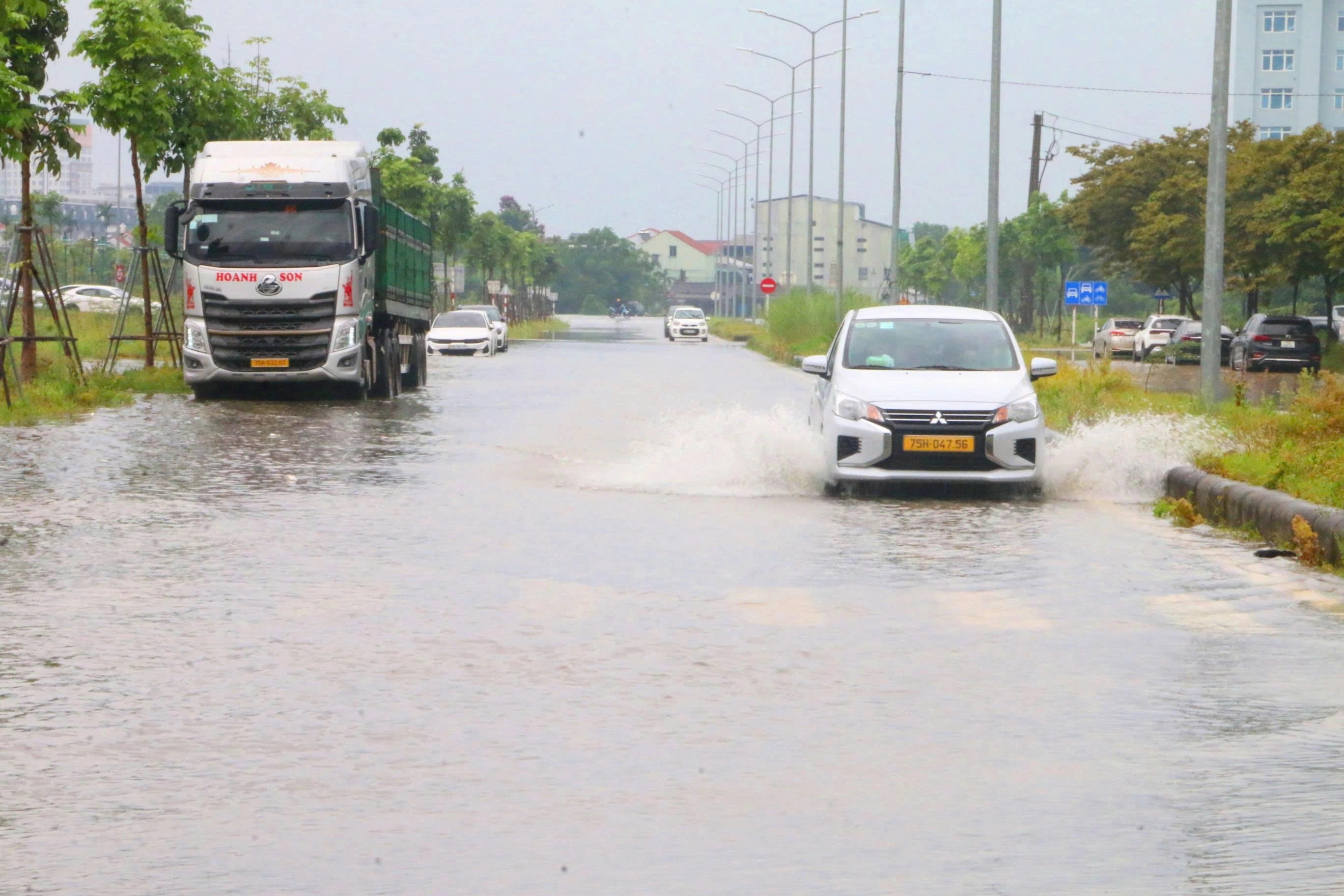 Nhiều nơi đang mưa lớn, các tỉnh thành miền Trung ứng phó bão Wutip - 3