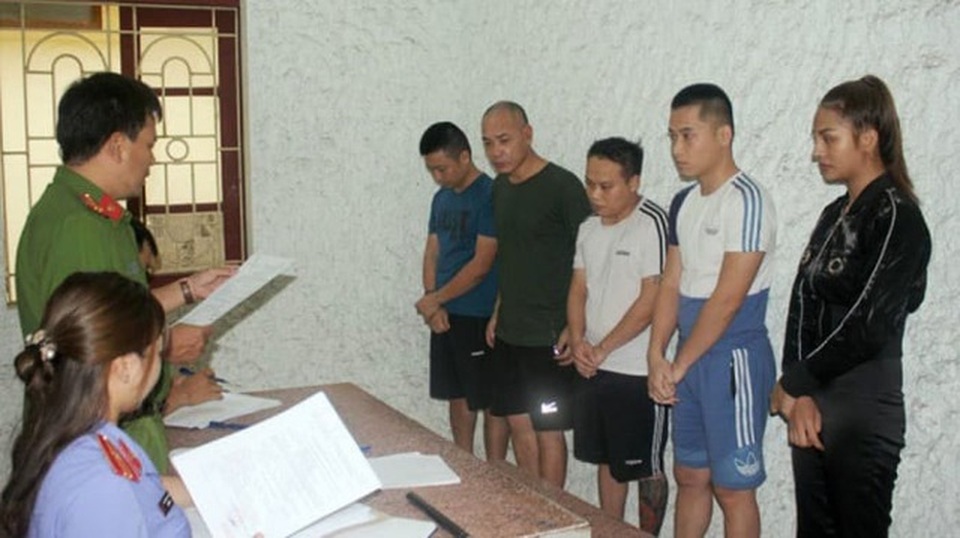 Dũng trọc Hà Đông đối diện án tù có cao bằng con nuôi Khá “bảnh”? - 2 Dũng trọc Hà Đông đối diện án tù có cao bằng con nuôi Khá “bảnh”? - 2