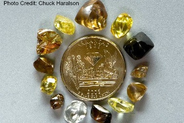 Đến nơi duy nhất trên thế giới cho phép du khách được đào và nhặt kim cương thoải mái