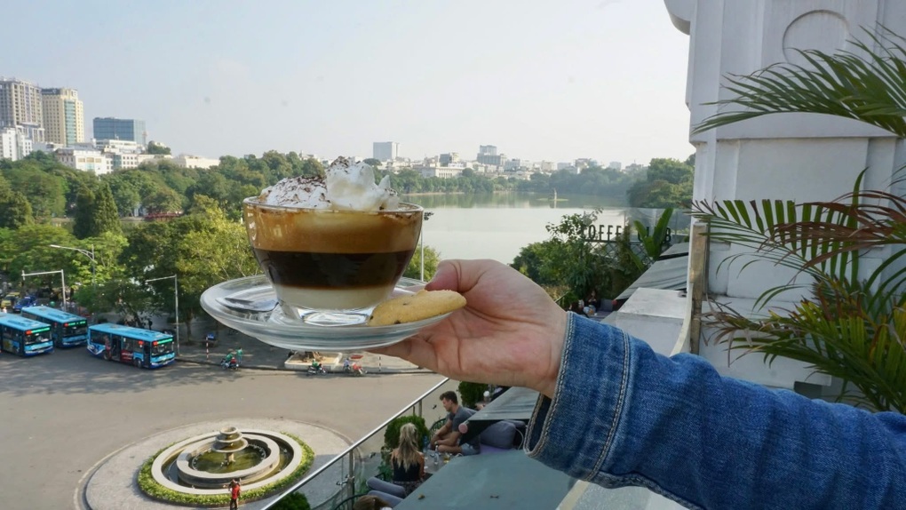 Hà Nội: 5 quán xem pháo hoa view triệu đô tại quận Hoàn Kiếm - 2 Hà Nội: 5 quán xem pháo hoa view triệu đô tại quận Hoàn Kiếm - 2