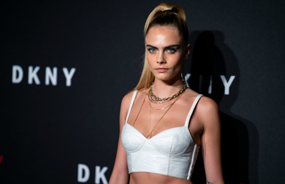 Chân dài đồng tính Cara Delevingne kiếm tiền khủng trong năm qua - 1 Chân dài đồng tính Cara Delevingne kiếm tiền khủng trong năm qua - 1