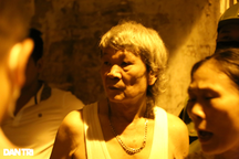 Bảo vệ chung cư mini: Lửa bùng từ ổ điện, càng dập càng cháy to