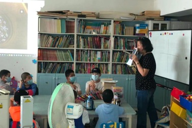 Cô giáo "gieo hy vọng" cho những học sinh mắc ung thư ở lớp học hạnh phúc