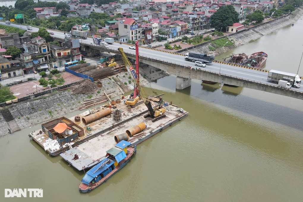 Công trường xây dựng, mở rộng cầu Như Nguyệt nối đôi bờ sông Cầu - 10 Công trường xây dựng, mở rộng cầu Như Nguyệt nối đôi bờ sông Cầu - 10