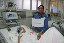 Quỹ Nhân ái đến với sản phụ 14 tuổi nguy kịch trên giường bệnh