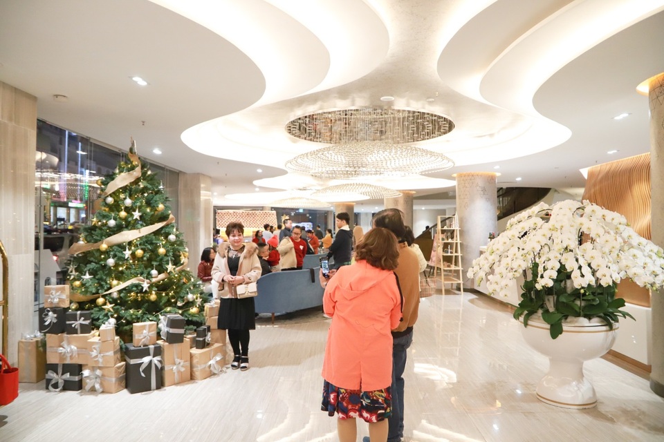 Lễ thắp sáng cây thông Noel 2019 tại Golf Valley Hotel Đà Lạt - 3 Lễ thắp sáng cây thông Noel 2019 tại Golf Valley Hotel Đà Lạt - 3