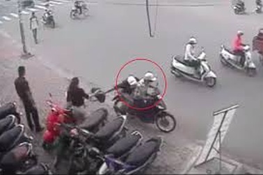 Công an đang truy xét vụ tin báo bị cướp giật túi xách hơn 1,2 tỉ đồng trên phố