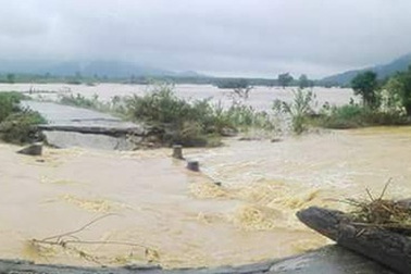 Mưa lũ miền Trung: 5 người chết và mất tích, 15 người bị thương