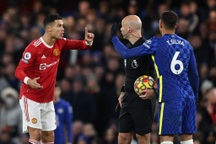 Chelsea 1-1 Man Utd: Ronaldo "tàng hình", công và tội thuộc về Jorginho