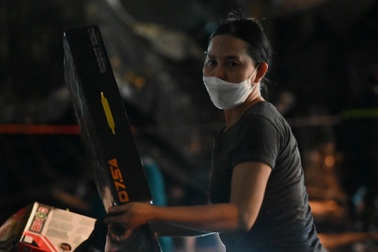 Tiểu thương chợ Thanh Đa ở TPHCM khóc không ra tiếng sau vụ cháy