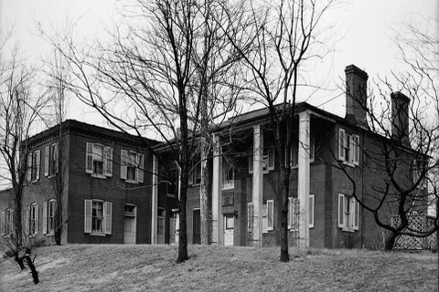 Biệt thự cổ 200 năm tuổi liên tục chứng kiến hiện tượng lạ khó giải thích