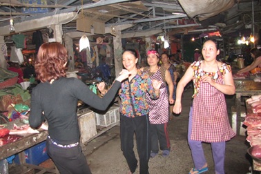 Gặp những chị hàng thịt “bỗng dưng nổi tiếng”