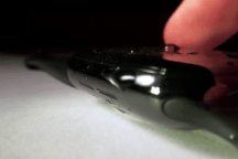 Video quay chậm Apple Watch tự đẩy nước từ bên trong để bảo vệ các vi mạch