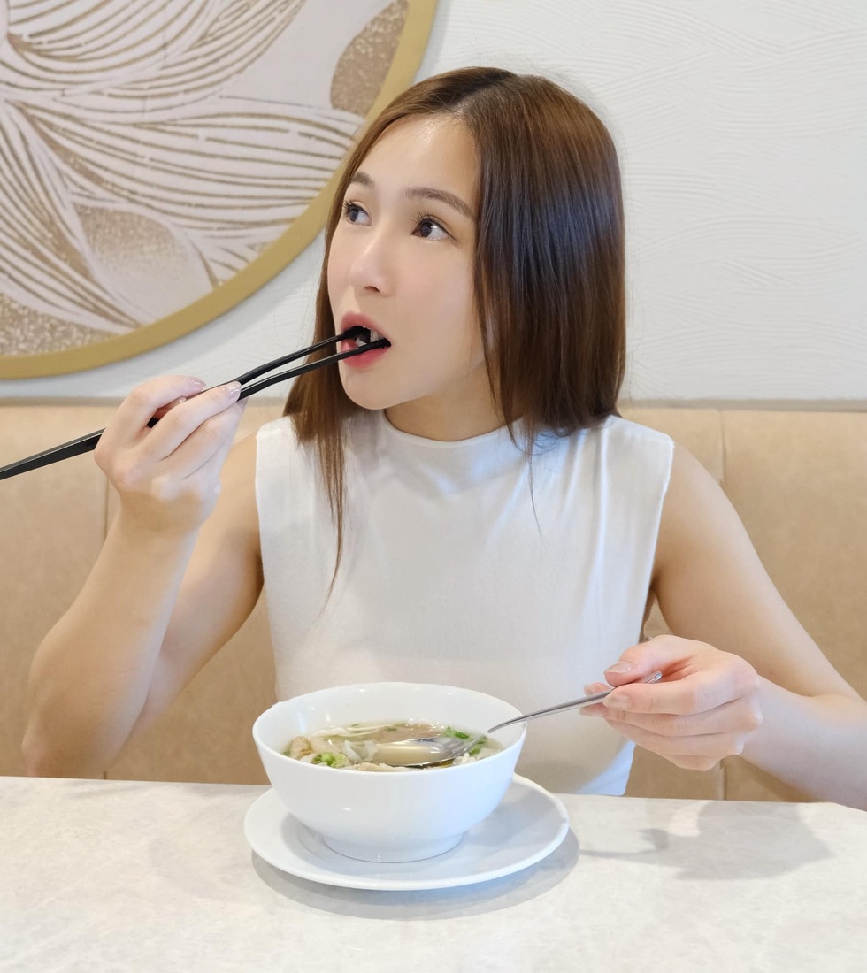 Ca sĩ Hương Tràm: Tôi từng đau khổ vì bị phản bội, giờ vẫn độc thân - 3