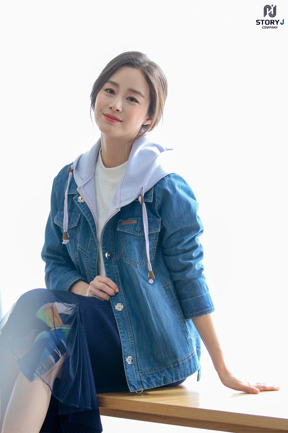Dân mạng phát sốt vì ảnh tuổi 20 của Kim Tae Hee - 9 Dân mạng phát sốt vì ảnh tuổi 20 của Kim Tae Hee - 9