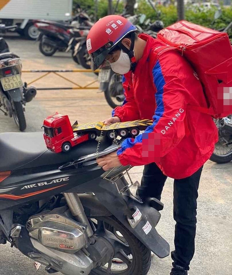 Muôn kiểu giao hàng cười ra nước mắt nhưng lại rất cần thiết trong mùa dịch - 4 Muôn kiểu giao hàng cười ra nước mắt nhưng lại rất cần thiết trong mùa dịch - 4
