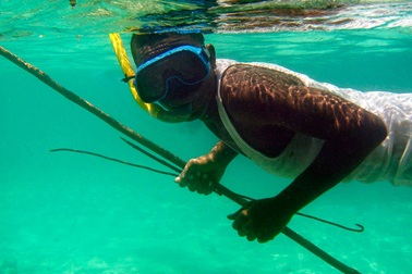 Thợ săn Nga bắn chết bạn vì tưởng nhầm là cá