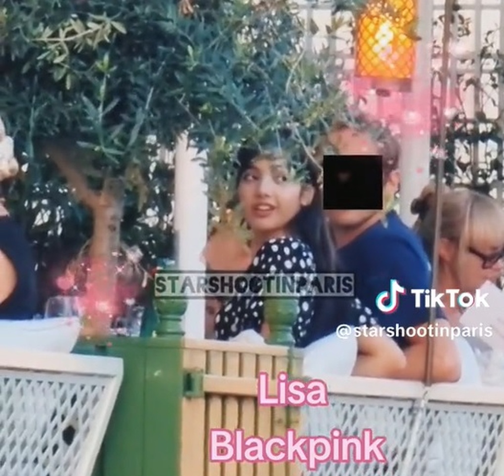 Thành viên nhóm Blackpink thân thiết với con trai tỷ phú giàu nhất thế giới - 1 Thành viên nhóm Blackpink thân thiết với con trai tỷ phú giàu nhất thế giới - 1
