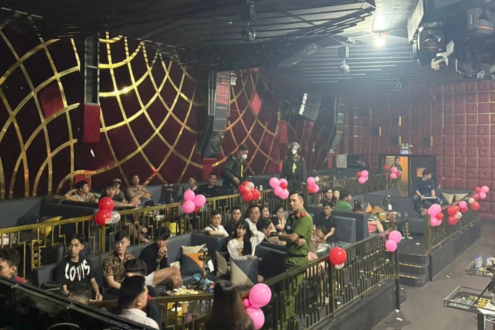 2 quán bar ở Bình Dương thành tụ điểm cho khách sử dụng ma túy - 1 2 quán bar ở Bình Dương thành tụ điểm cho khách sử dụng ma túy - 1
