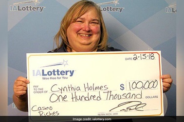 Quà Valentine giá bèo của chồng bất ngờ mang về số tiền khủng