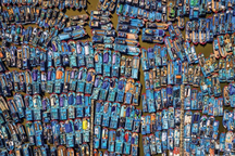 Ảnh "Ma trận tàu cá" ở Quảng Ngãi đoạt giải quốc tế, nhận 350 triệu đồng