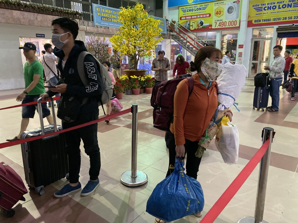 Chuyến tàu cuối cùng rời ga Sài Gòn trước thời khắc giao thừa - 10 Chuyến tàu cuối cùng rời ga Sài Gòn trước thời khắc giao thừa - 10