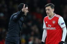 Phá vỡ sự im lặng, Mesut Ozil công khai bến đỗ mơ ước