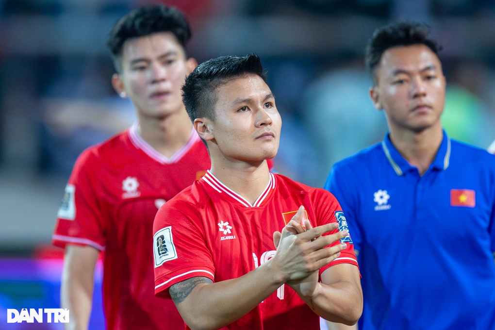 HLV Kim Sang Sik giải quyết khủng hoảng ở đội tuyển Việt Nam như thế nào? - 2 HLV Kim Sang Sik giải quyết khủng hoảng ở đội tuyển Việt Nam như thế nào? - 2
