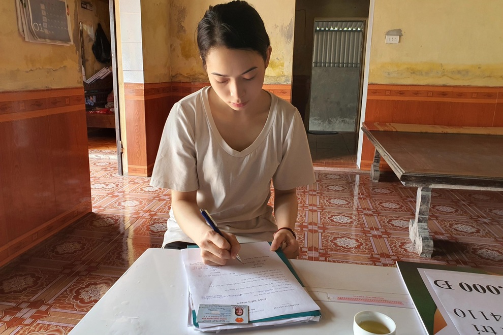 Cô gái làm y tá riêng cho bố được bạn đọc giúp đỡ hơn 142 triệu đồng - 3 Cô gái làm y tá riêng cho bố được bạn đọc giúp đỡ hơn 142 triệu đồng - 3