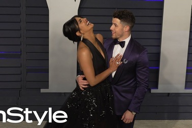 Priyanka Chopra rạng rỡ bên chồng kém tuổi