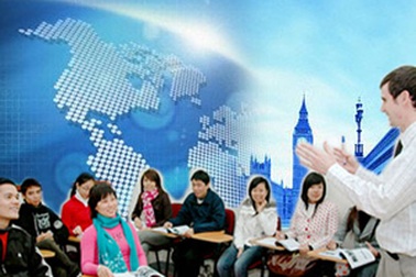 Hơn 300 suất học bổng “Tương lai vàng” cho học viên