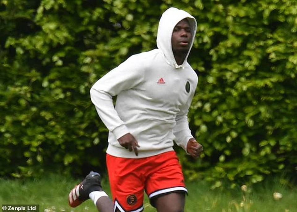 Pogba hăng say tập luyện cùng đồng đội chờ ngày Premier League trở lại - 1 Pogba hăng say tập luyện cùng đồng đội chờ ngày Premier League trở lại - 1