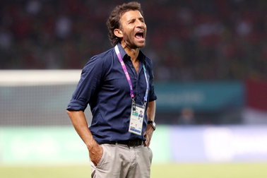 Bị loại đau đớn, HLV Olympic Indonesia xin từ chức